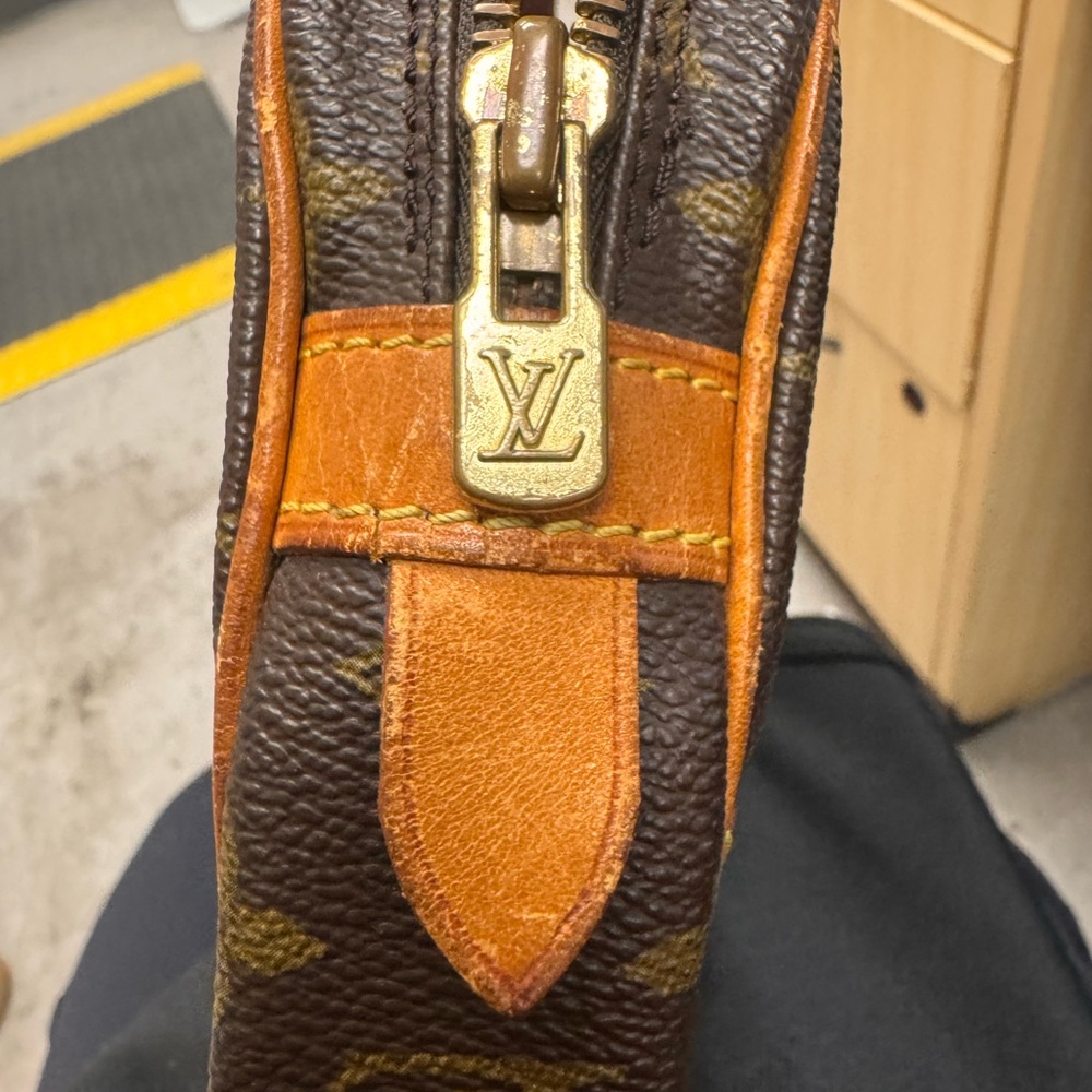 Louis Vuitton Monogram Brown wristlet Bag - Picture 6 of 7